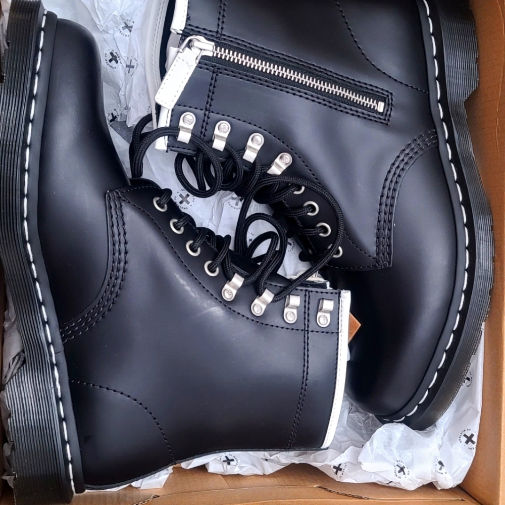 Dr Martens Zipper boots